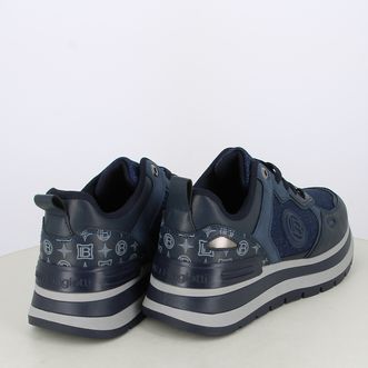 Sneakers da donna con dettaglio logato