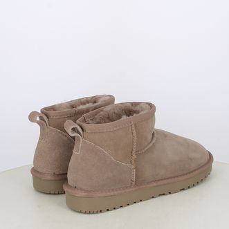 Stivaletti da donna con pelliccia