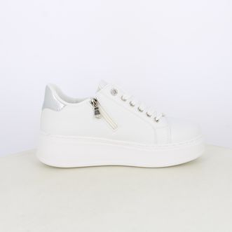 Sneakers da donna con borchie e strass