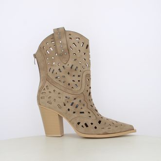 Stivaletti da donna traforati