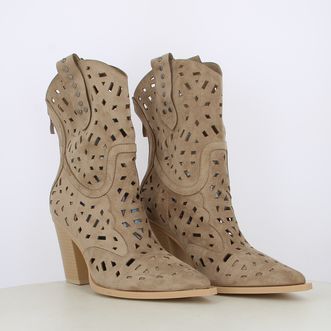 Stivaletti da donna traforati
