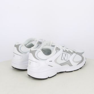 Sneakers g408
