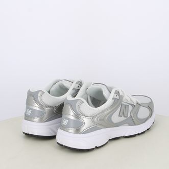 Sneakers g408