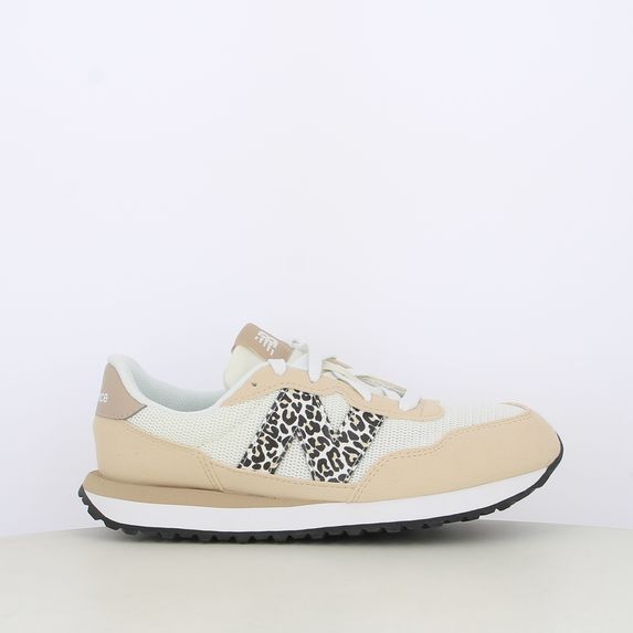 Sneakers g237