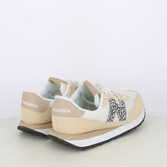 Sneakers g237