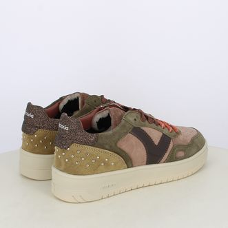 Sneakers da donna con borchie